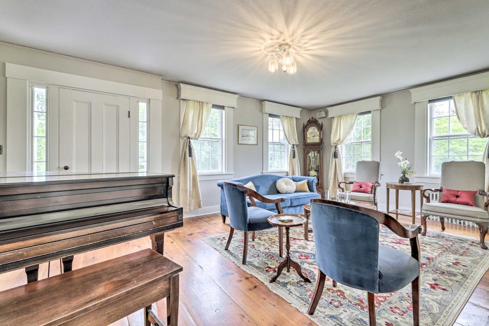 Charming Farmhouse w/ Pool & Fishing Pond! House in Connecticut