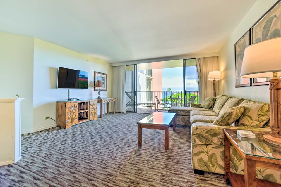 Cute Beachfront Condo w/ Lanai & Resort Pools Apartment in Kaanapali