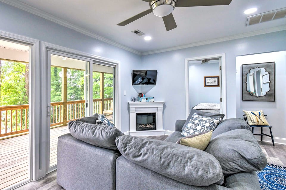 Relaxing Riverfront Cottage w/ Boat Dock! Cottage in Virginia