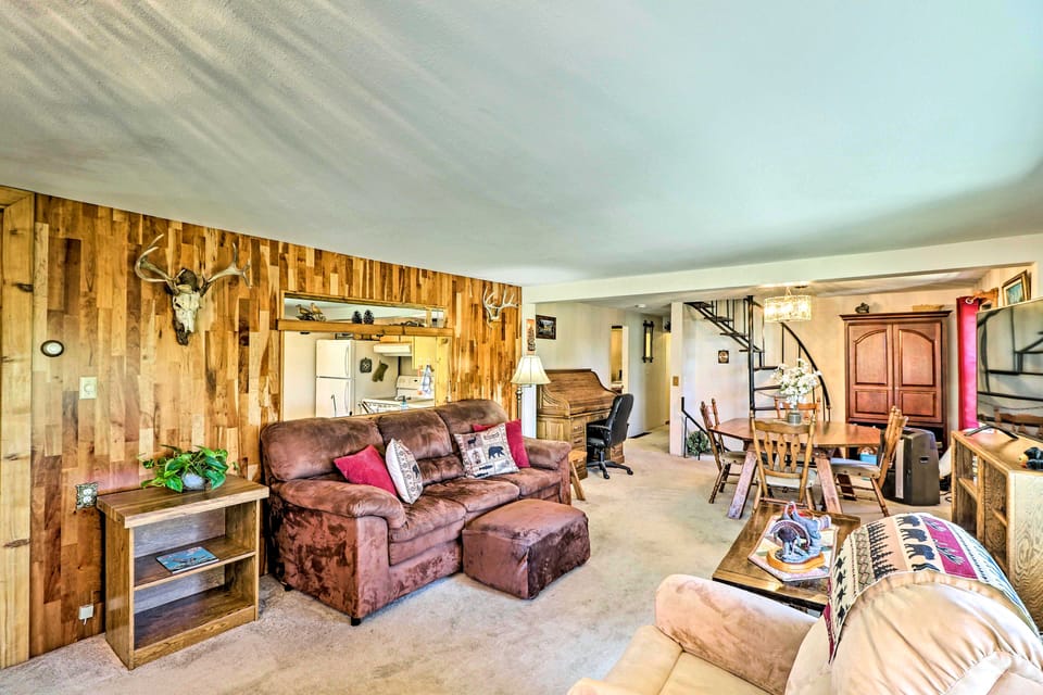Cozy Montana Lake View Getaway - Fish & Hike! House in Idaho