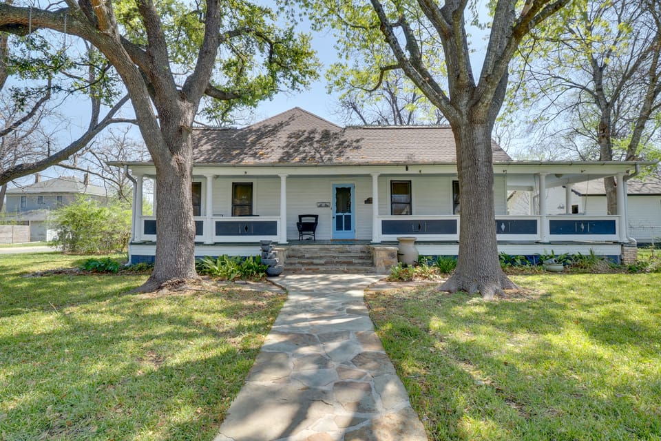 Charming Georgetown Home - Walk to Downtown! House in Georgetown