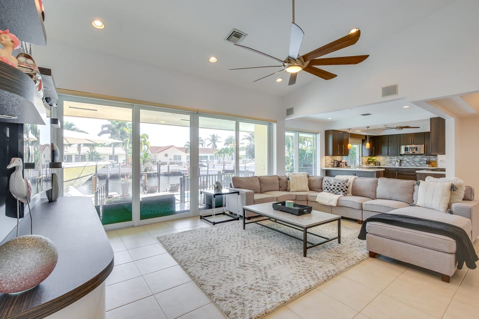 Canal Access & Pool: Lighthouse Point Getaway! House in Lighthouse Point