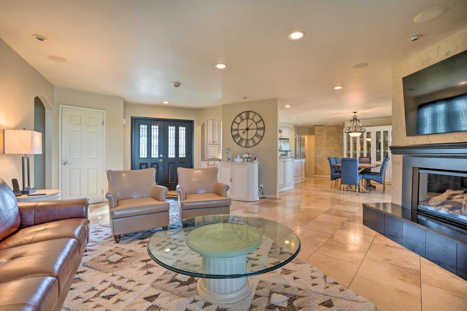 Moses Lake Retreat w/ Salt Water Hot Tub! House in Moses Lake