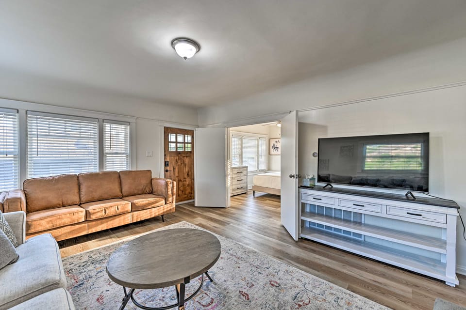 Walk to Poway Farmers' Market: Family Retreat! House in Poway