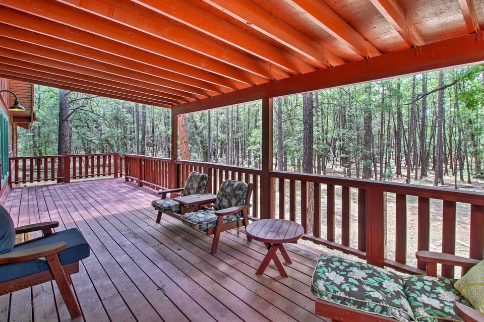 1 Mi to Rainbow Lake: Lakeside Cabin w/ Deck! House in Pinetop-Lakeside