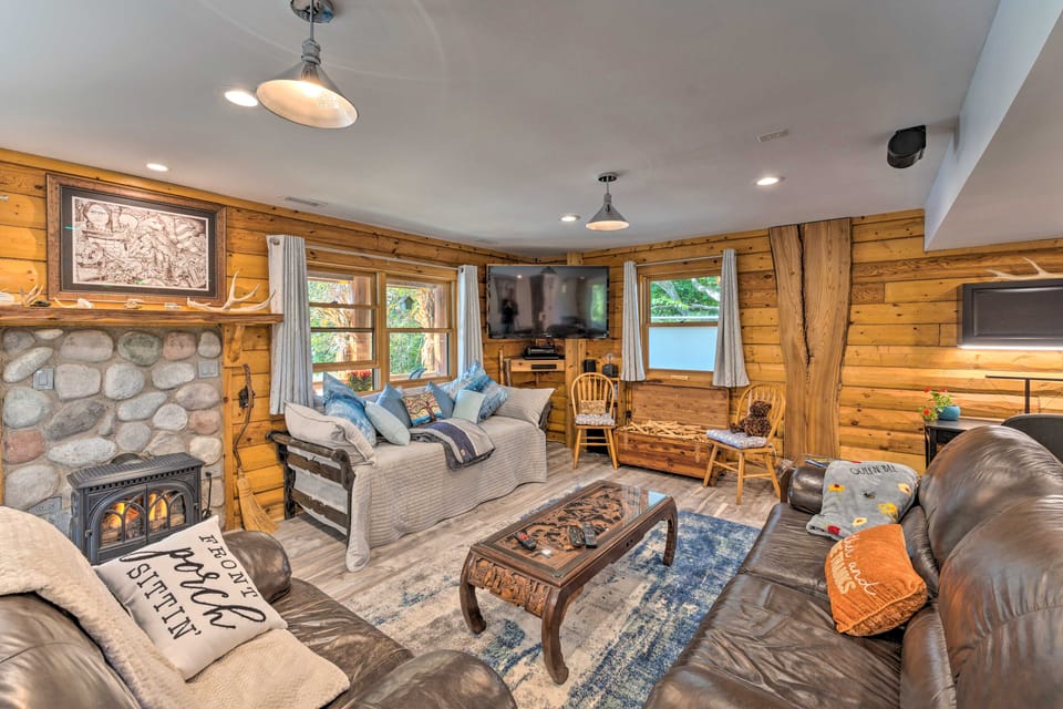 Cozy Wisconsin Studio, 11 Mi to Lake Geneva! Apartment in Wisconsin