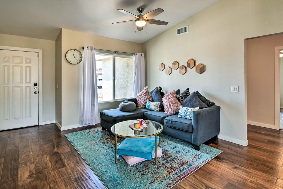5 Mi to Spring Training! Family Haven in Glendale House in Phoenix
