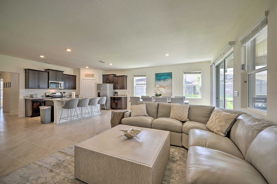 Private Pool & Resort Perks: Home in Davenport House in Four Corners