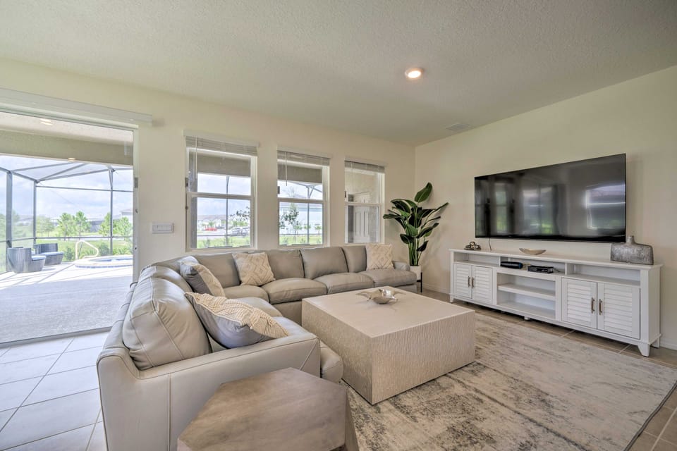 Private Pool & Resort Perks: Home in Davenport House in Four Corners