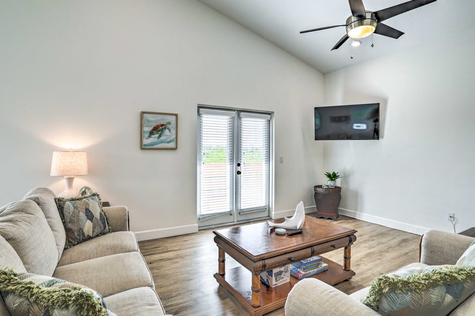 Family-Friendly Tampa Home < 3 Mi to Ocean! House in Tampa