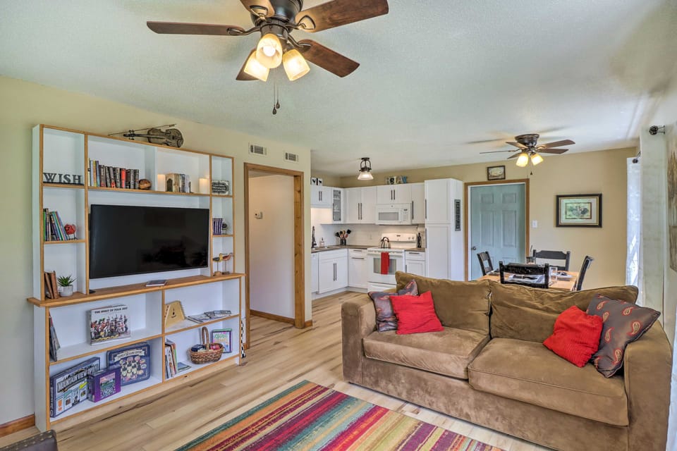 Mountain View Home Steps to Amphitheater Park House in Mountain View