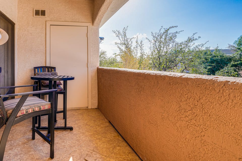 3 Mi to Westgate District: Condo w/ Pool Access Apartment in Avondale