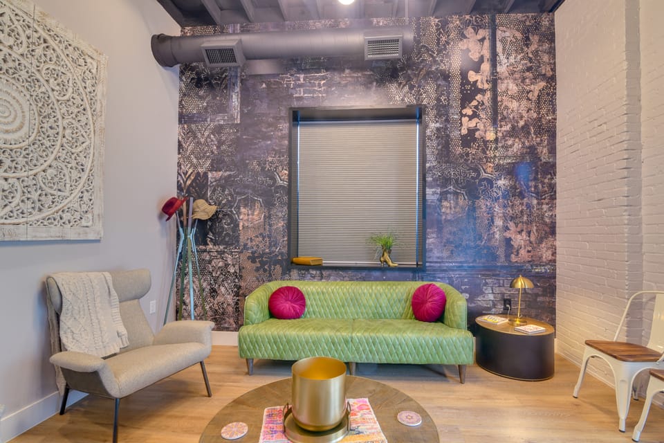 Walk to Strand Historic District: Stylish Dtwn Gem Apartment in Texas City