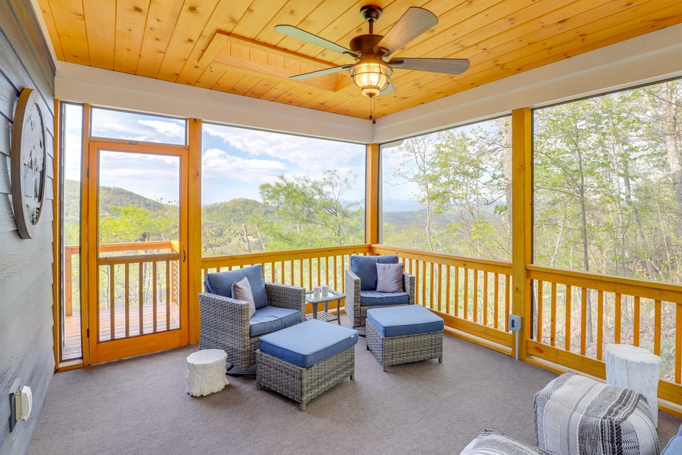Escape w/ Hot Tub, Mtn Views: 5 Mi to Urban Trail House in Asheville