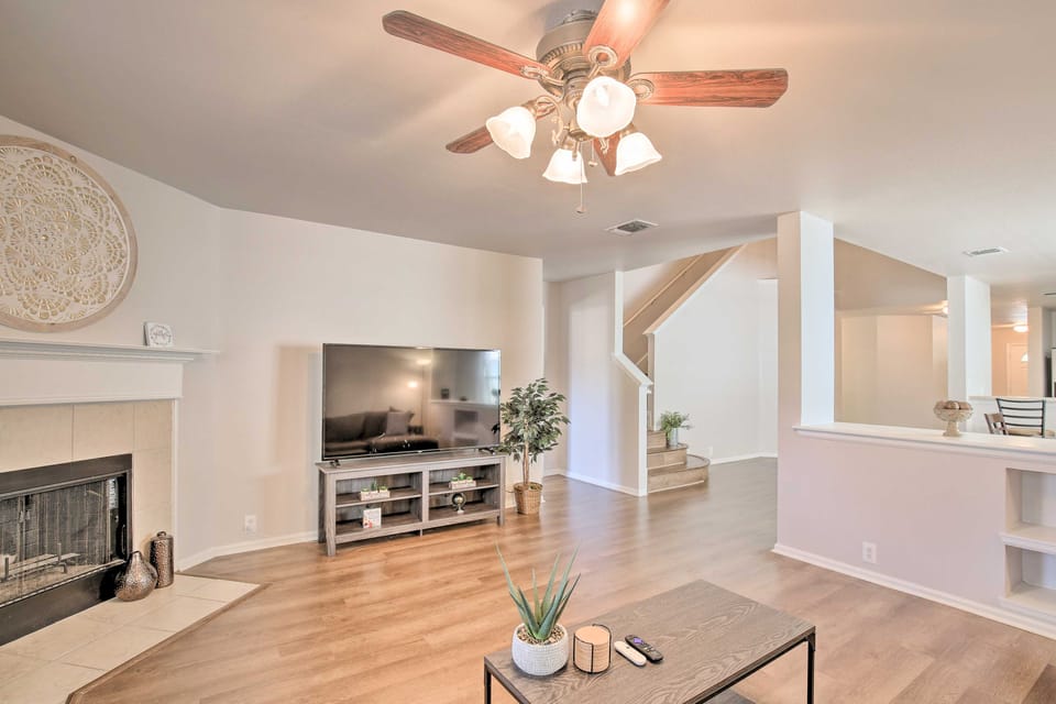 San Antonio Getaway w/ Game Room, Near SeaWorld! House in San Antonio