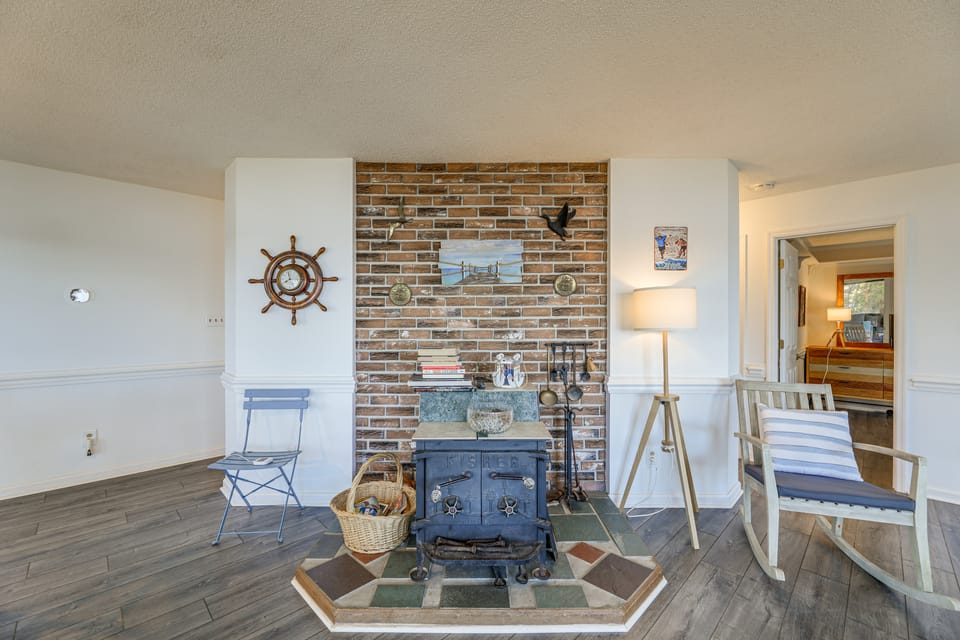 New Bern Home w/ Direct Access to Neuse River Cottage in North Carolina