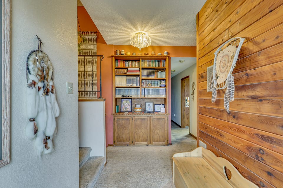 < 3 Mi to Lake Sakakawea! Hunting & Fishing Lodge House in North Dakota