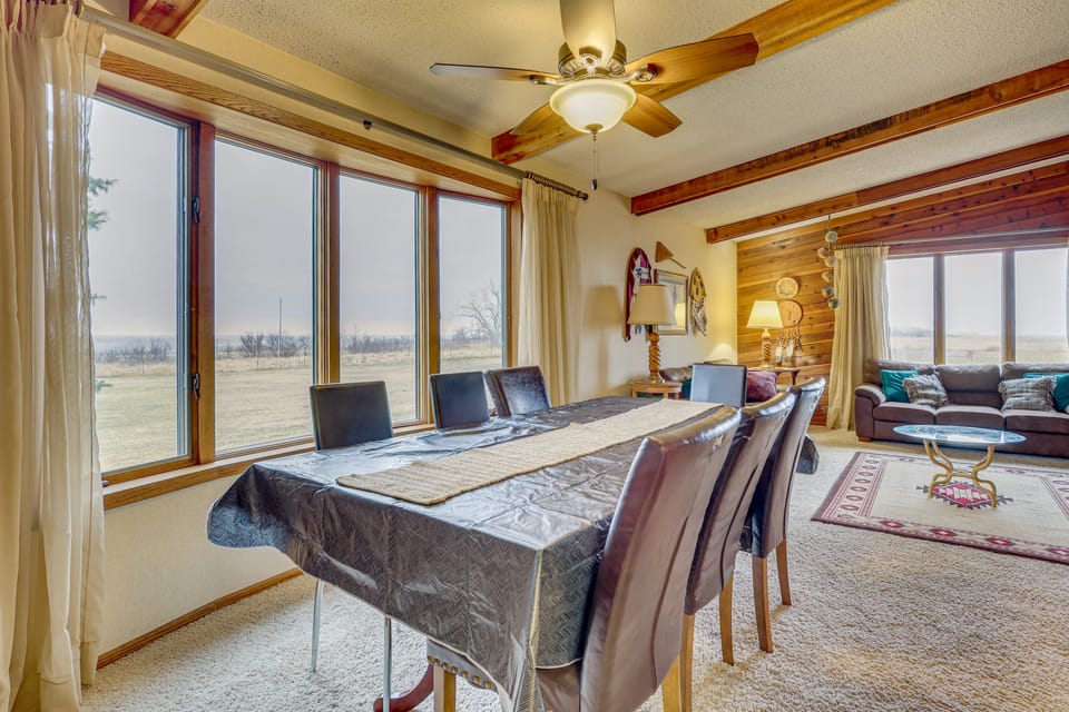 < 3 Mi to Lake Sakakawea! Hunting & Fishing Lodge House in North Dakota