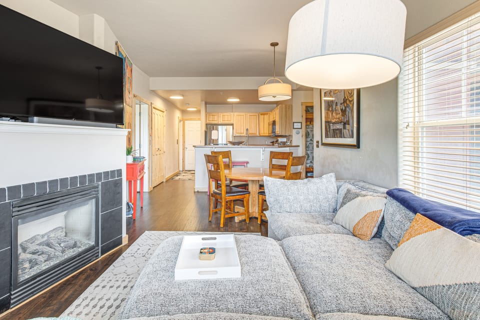 Condo Near Winter Park Resort + Steps From Shuttle Apartment in Fraser