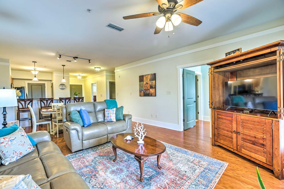 Pool & Boat Dock! Logan Martin Lake Extended Stay Apartment in Pell City