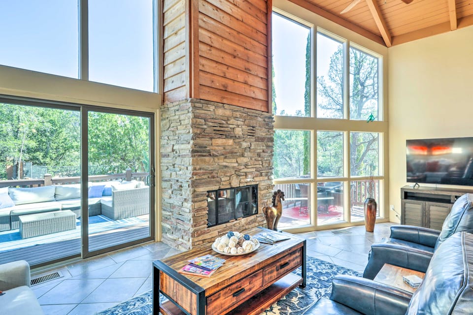 Mountain-View Deck: Bright Sedona Home House in Sedona