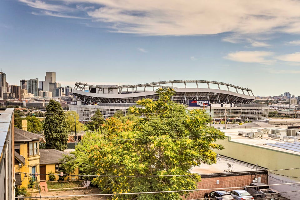 City Skyline Views: Upscale Denver Townhome Apartment in Denver