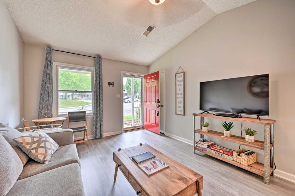 Lovely High Point Abode ~ 2 Mi to University! Apartment in High Point