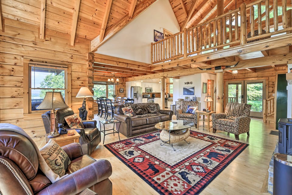 River Access & Game Room: Piney Creek Cabin! House in Virginia