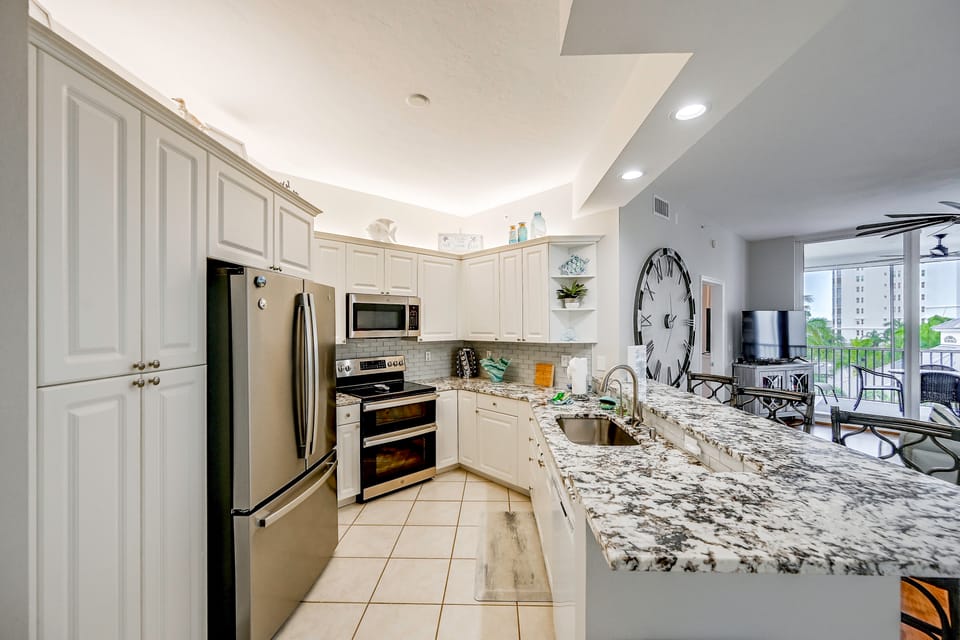 Naples Escape in Regatta w/ Resort Amenities! Apartment in Vanderbilt Beach