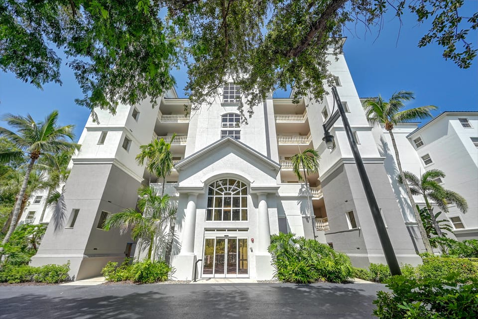 Naples Escape in Regatta w/ Resort Amenities! Apartment in Vanderbilt Beach