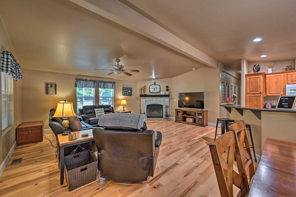 Near Hiking: Munds Park Cabin w/ Deck & Yard House in Munds Park
