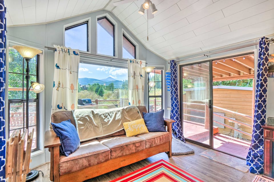 6 Mi to Ski Resort! Lakefront Breckenridge Cabin House in Summit County
