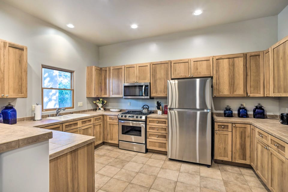2 Mi to Downtown Sante Fe: 4BR Retreat w/ Patio House in Santa Fe