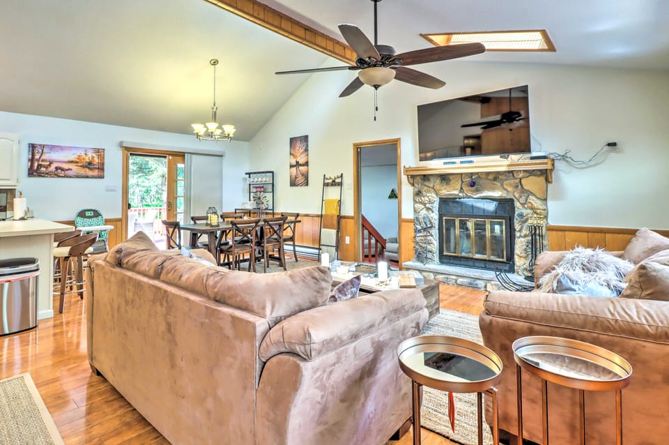 Walk to Wolf Run Lake: Cottage w/ Furnished Deck Cottage in Tunkhannock Township