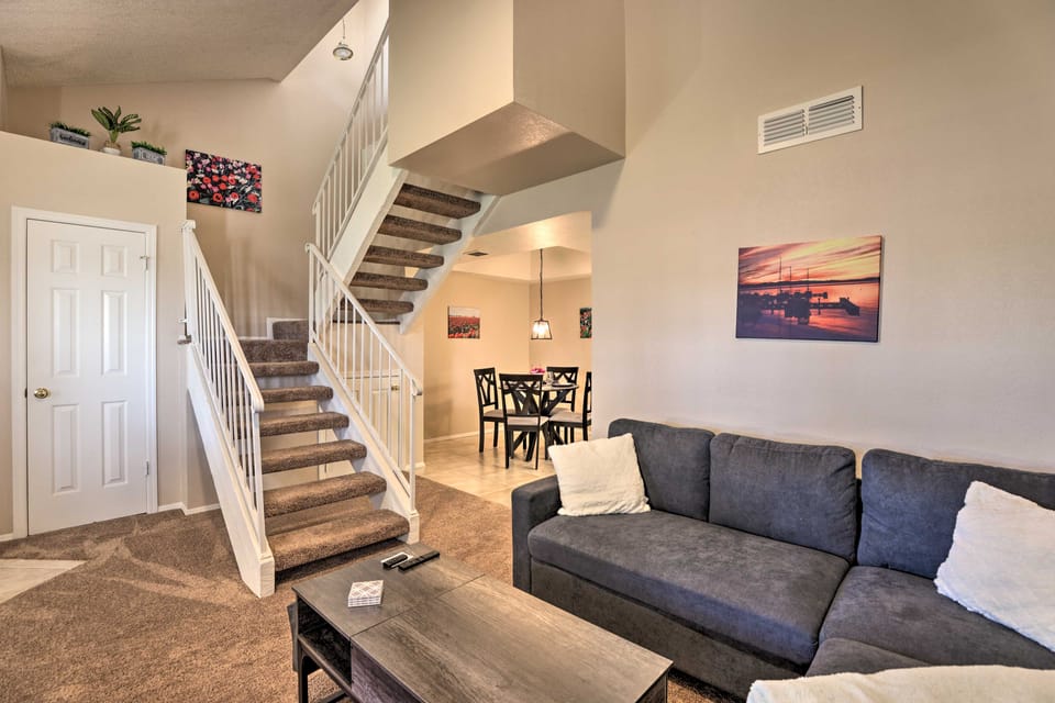 < 1 Mi to Downtown Gilbert: Home w/ Pool Access! Apartment in Gilbert