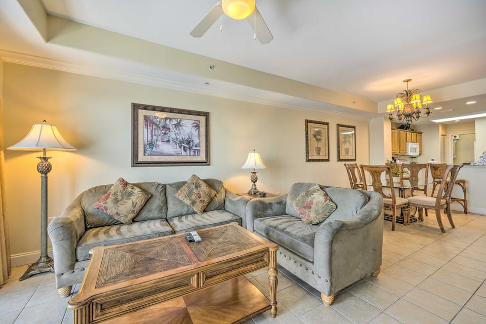 1 Mi to Disney: Condo w/ Water-View Balcony! Apartment in Orlando