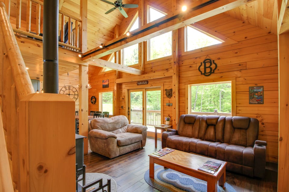 Londonderry Chalet w/ Deck, Fire Pit & Views! House in Andover