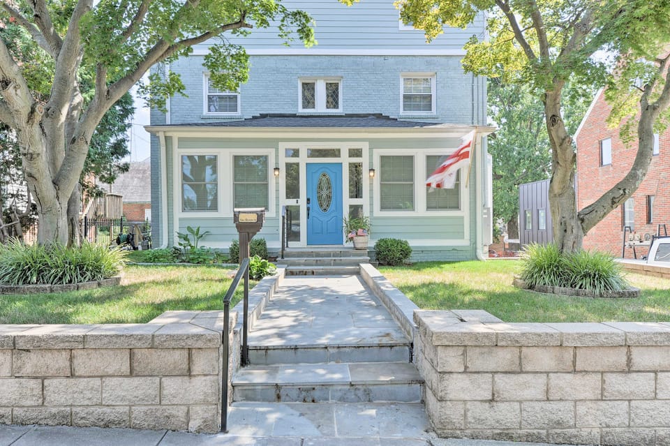 6 Mi to Capitol Hill: Spacious Family Home in DC House in District of Columbia