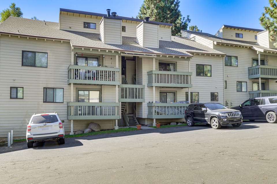 Cozy Mammoth Lakes Studio: 5 Mi to Ski Slopes Apartment in Mammoth Lakes