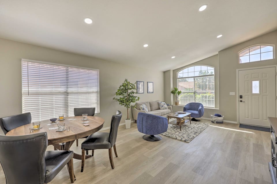 Patio + Fenced Yard: Family Retreat in Phoenix! House in Phoenix