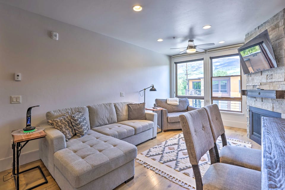 3 Mi to Dillon Reservoir: Condo w/ Balcony! Apartment in Silverthorne
