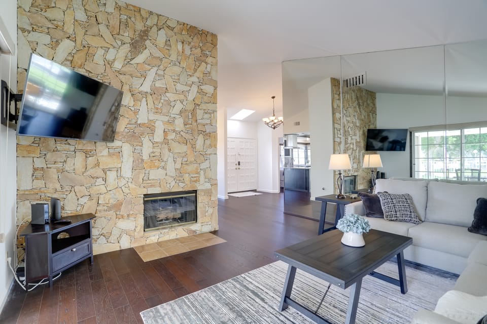 Furnished Patio + Pool Access: Palm Desert Home! House in Indian Wells