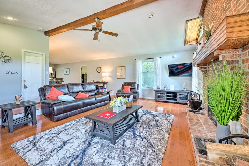 Family-Friendly Brookville Home w/ Hot Tub! House in Indiana