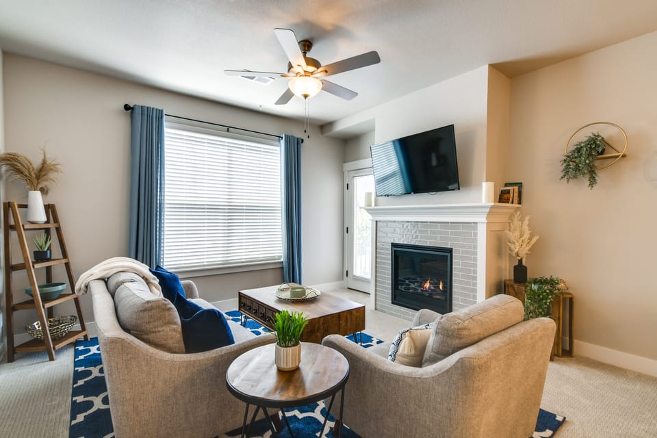 Elegant Loveland Condo < 5 Mi to Old Town! Apartment in Loveland