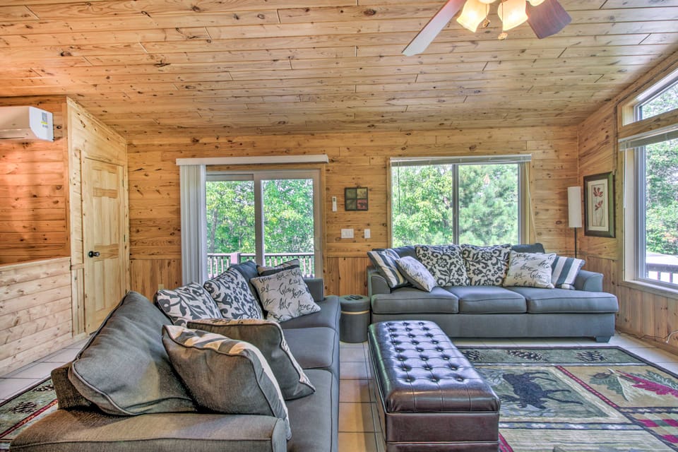 Big Lake Getaway w/ Private Beach + Fire Pit! House in Minnesota