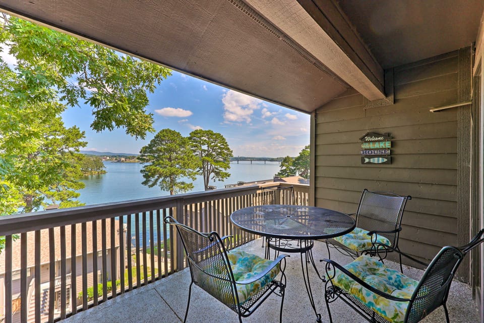 Hot Tub Access: Fantastic Condo in Hot Springs! Apartment in Lake Hamilton