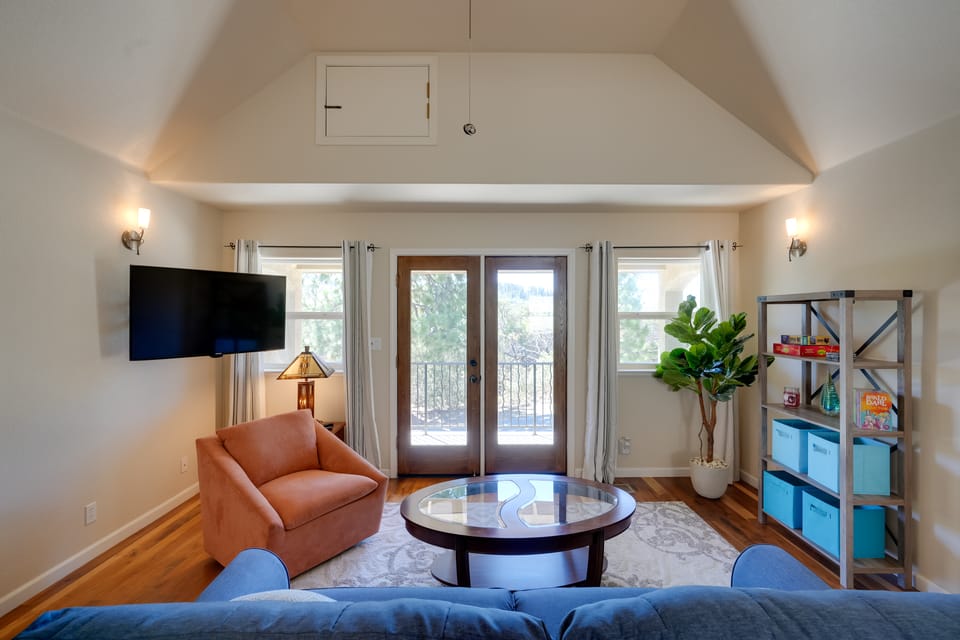 Colfax Getaway w/ Hot Tub, Mountain Views! House in Sierra Nevada