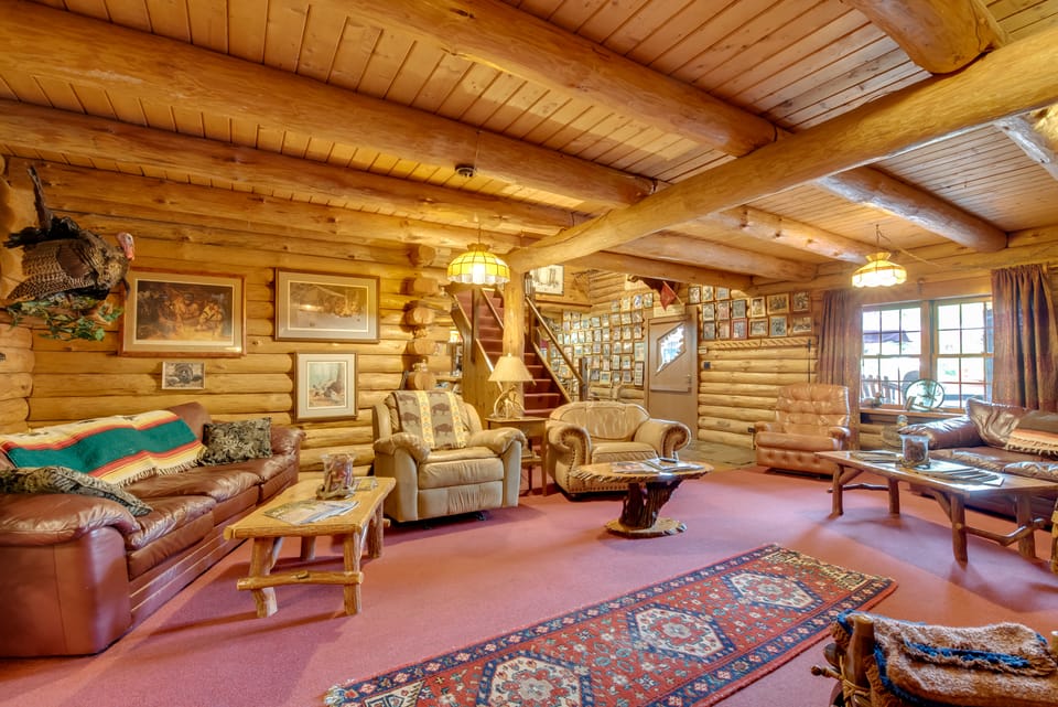 Handcrafted Log Cabin in Candor: Group Getaway! House in Pennsylvania