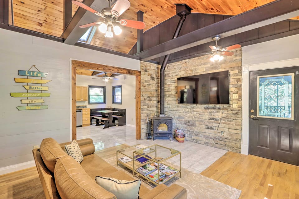 Custom-Built Luxury Cabin w/ Tesla Charger! House in Georgia
