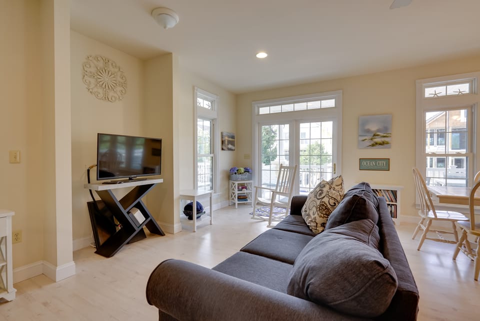 Sunny Ocean City Retreat ~ Qtr-Mi to Beach! Apartment in Ocean City